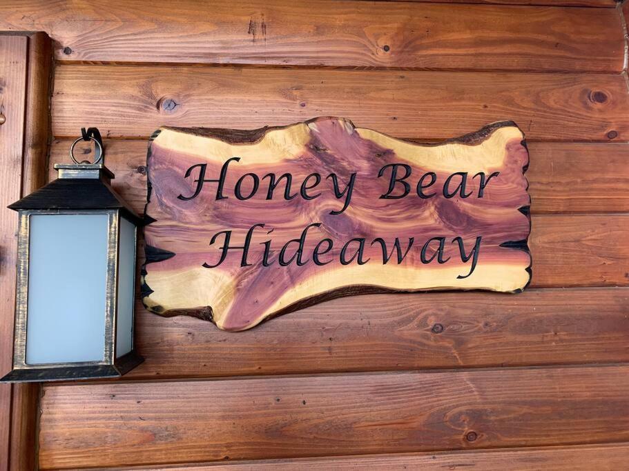 Honeybear Hideaway Cabin เฮย์วาร์ด ภายนอก รูปภาพ