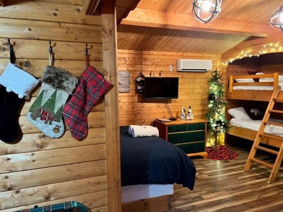 Honeybear Hideaway Cabin Villa เฮย์วาร์ด ภายนอก รูปภาพ
